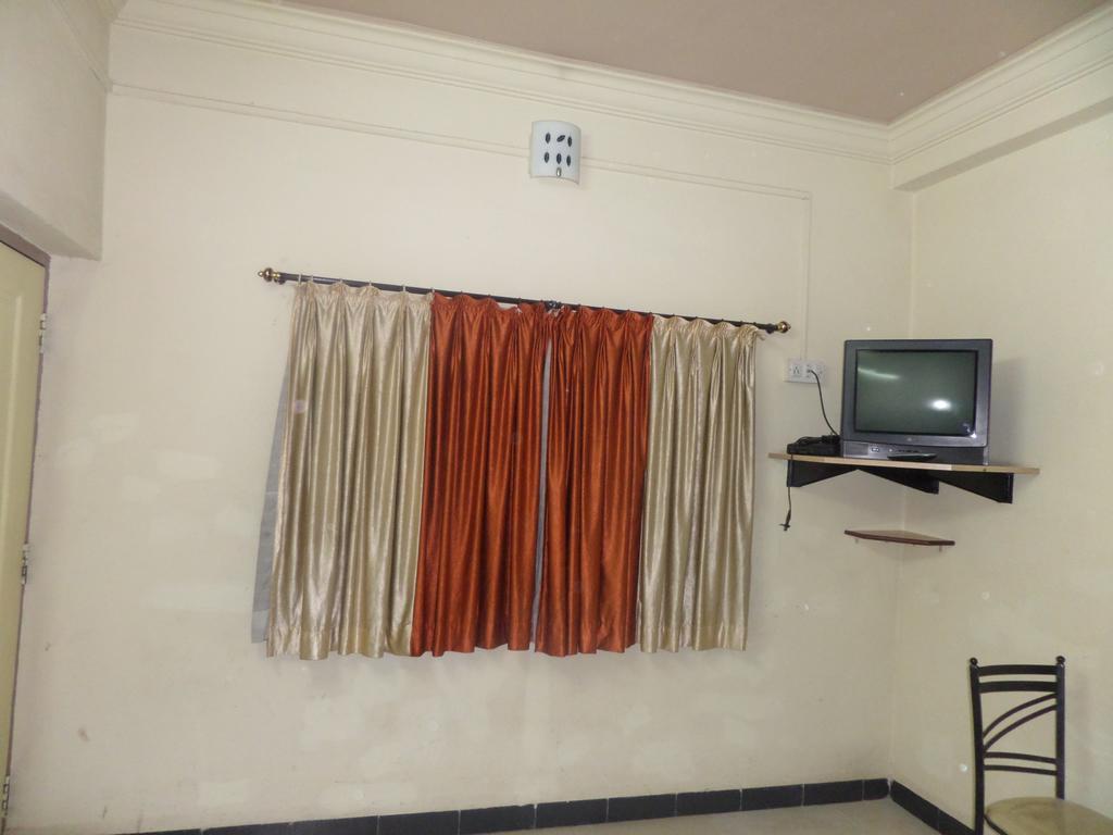 Chalukya Deluxe Hotell Kolhapur Eksteriør bilde