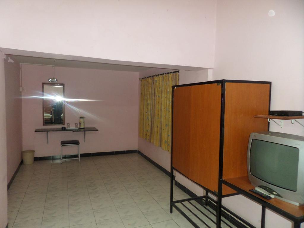 Chalukya Deluxe Hotell Kolhapur Eksteriør bilde
