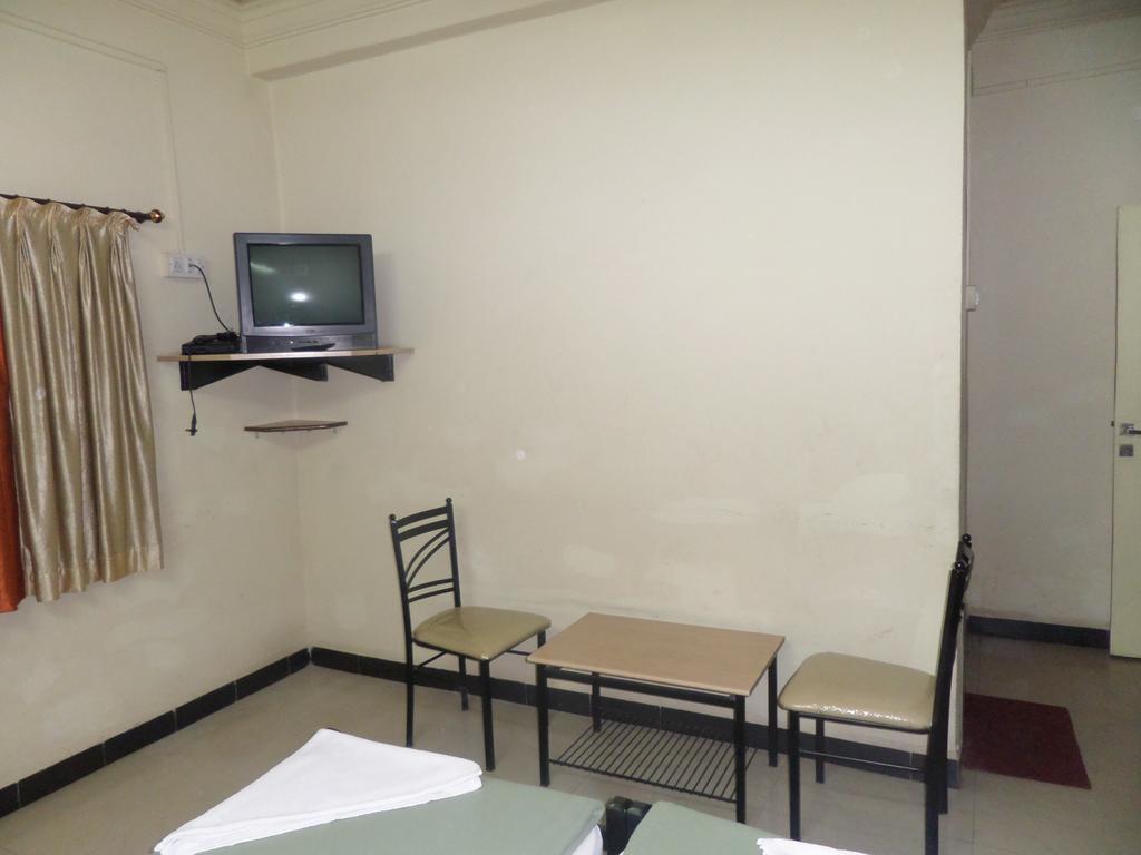 Chalukya Deluxe Hotell Kolhapur Eksteriør bilde